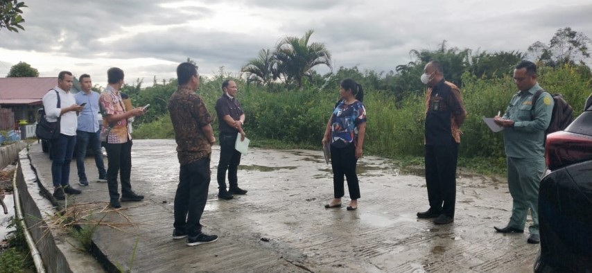 Pengadilan Negeri Simalungun Melakukan Pemeriksaan Setempat di Jalan Kompleks OPD dan Lingkungan Kantor DPMPN Kabupaten Simalungun.