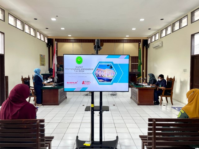 Rapat Penyusunan Anggaran Tahun Anggaran 2024 pada Pengadilan Negeri Simalungun Rapat Penyusunan Anggaran Tahun Anggaran 2024 pada Pengadilan Negeri Simalungun