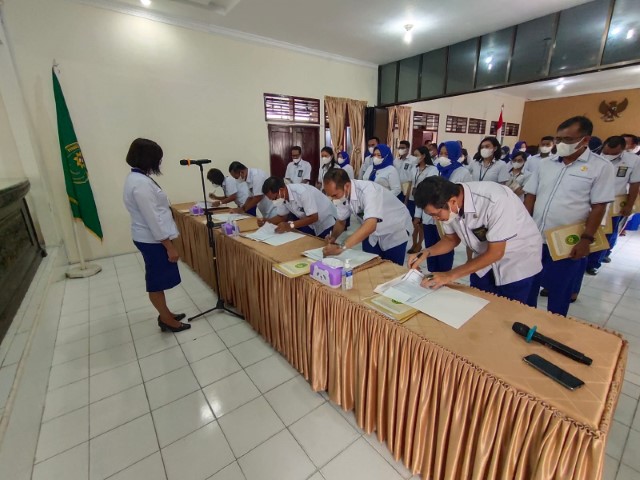 Penandatanganan Pakta Integritas, Perjanjian Kinerja dan Surat Pernyataan Tidak Memiliki Benturan Kepentingan Tahun 2022 Penandatanganan Pakta Integritas, Perjanjian Kinerja dan Surat Pernyataan Tidak Memiliki Benturan Kepentingan Tahun 2022